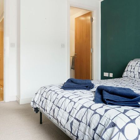 Stylish City Centre 2 Bedroom Apartment With Belfast Cityscape View Exterior foto